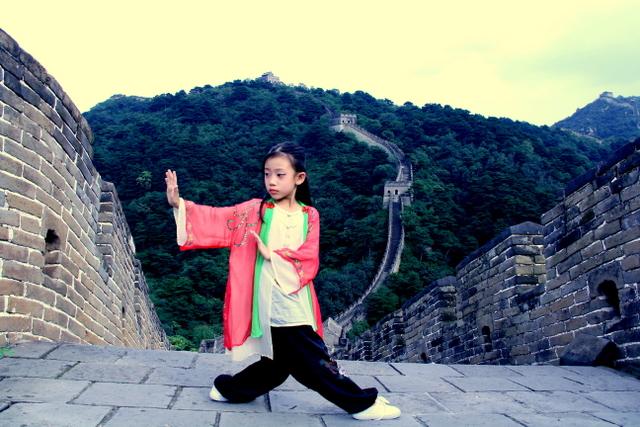 Practice Kung Fu on Great Wall