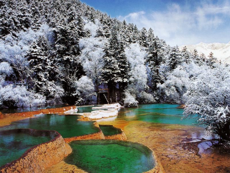 Jiuzhaigou Valley snow scenery