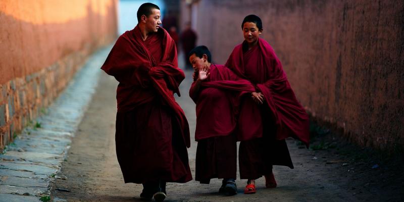 The happy monks in Labrang Monastery