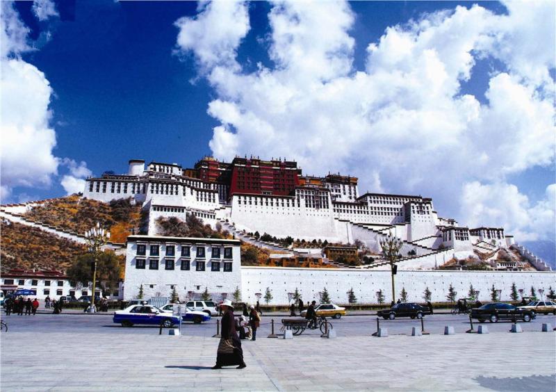 Ten Thousand Buddhas Monastery Tibet