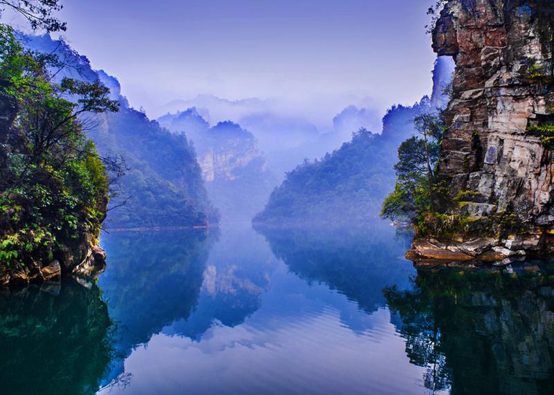 Serene Baofeng Lake in Zhangjiajie